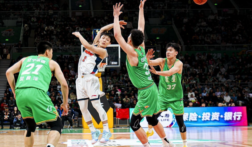 开云团队-破案！能赢辽宁44分，杜锋却早早鸣金收兵原因找到，粤媒说出实情