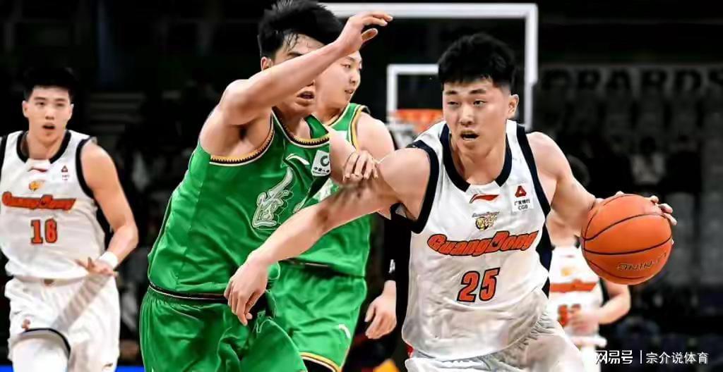 开云部门-CBA排名变天，张镇麟带队第一，辽篮惨败没戏，混子球队13败